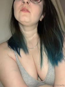 Follow my bestie neamoonfree if you want to be teased by a curvy part 2