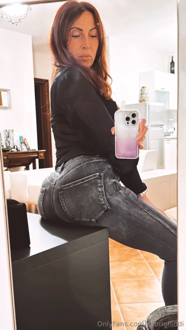 Sono in cerca di un amico di coccole vuoi essere tu part 1 