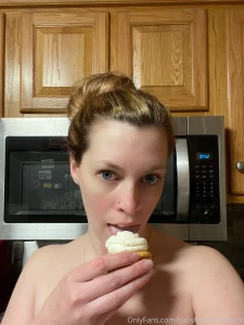 Who is still up i ve been baking in the kitchen all night guess the part 1