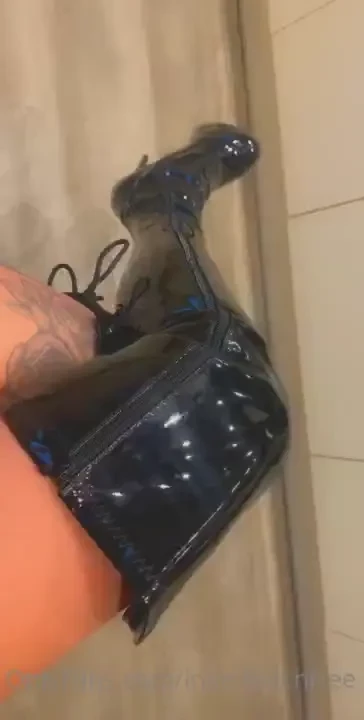 Who s a fan of latex thigh high boots 