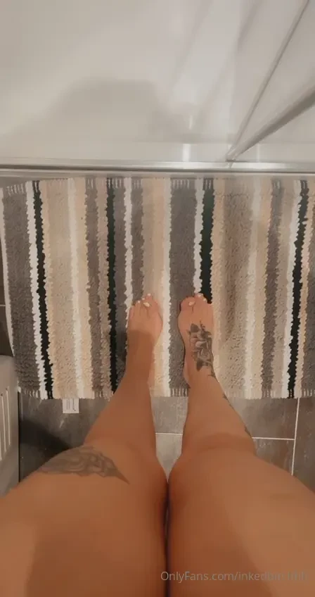 How much do you want to lick my feet clean and massage them with your 