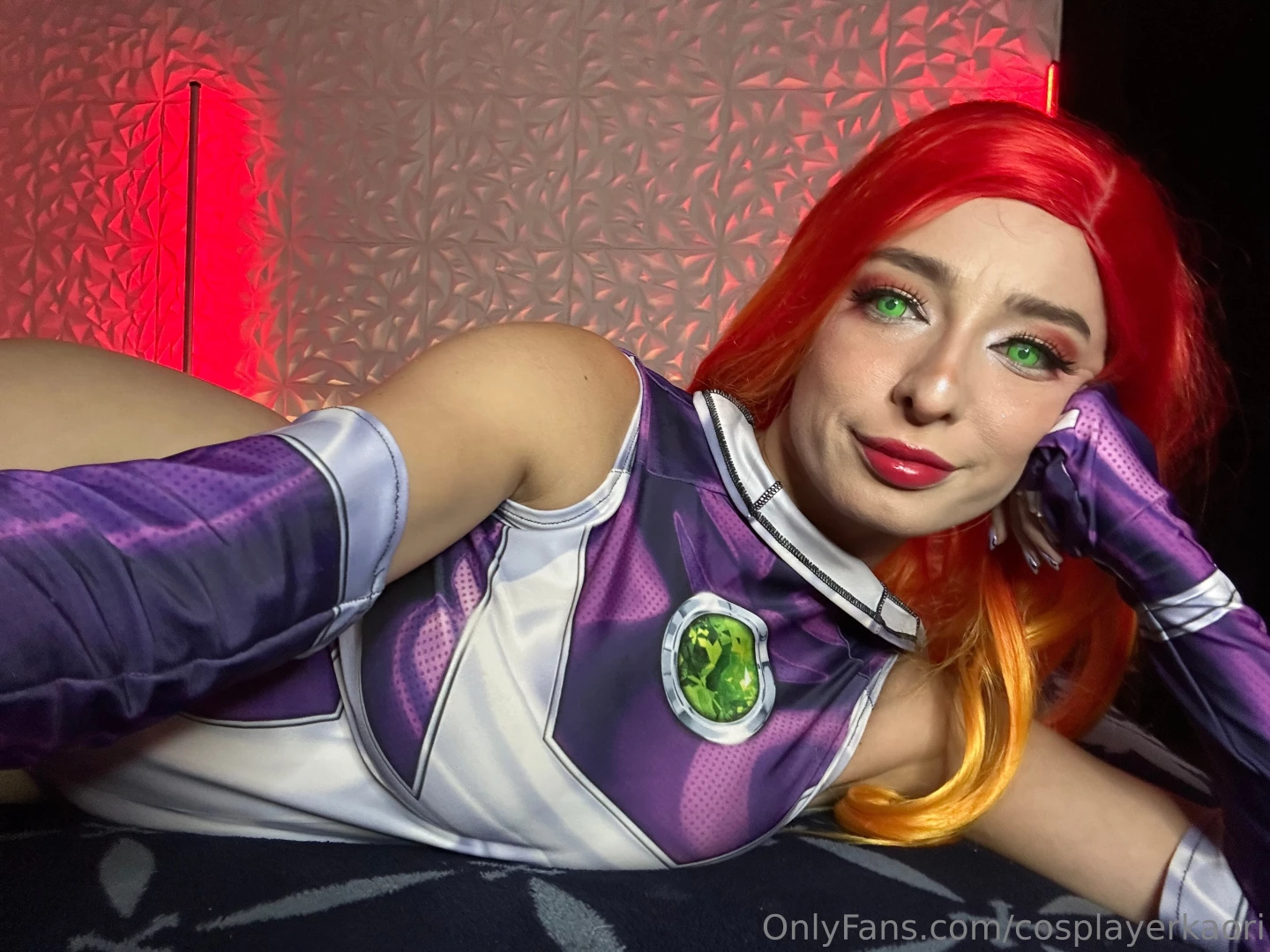 Have you even seen your childhood crush completely naked showing her 