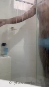 Se eu fosse pro bbb tomaria banho assim
