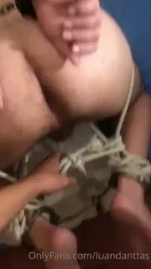 Um pouco da ltima foda com o submisso at fazer ele gozar com meu pau