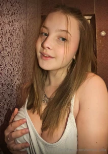 Sweet brunette alinacherry_vip waiting for you to show you a real part 77