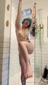 smitten-vixen - Shower time and a little bit of silly posing stretching while i wait 