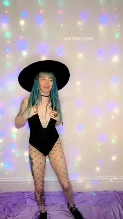 Witchy wedgie video getting this spooktacular season off to a magical 