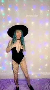 Witchy wedgie video getting this spooktacular season off to a magical
