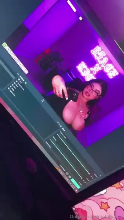 Live on kick flawlesspao come gift some subs 