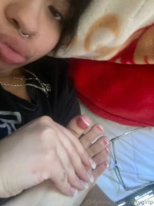 Resting who wanna suck my toes heheh