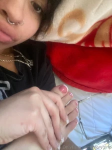 Resting who wanna suck my toes heheh part 1