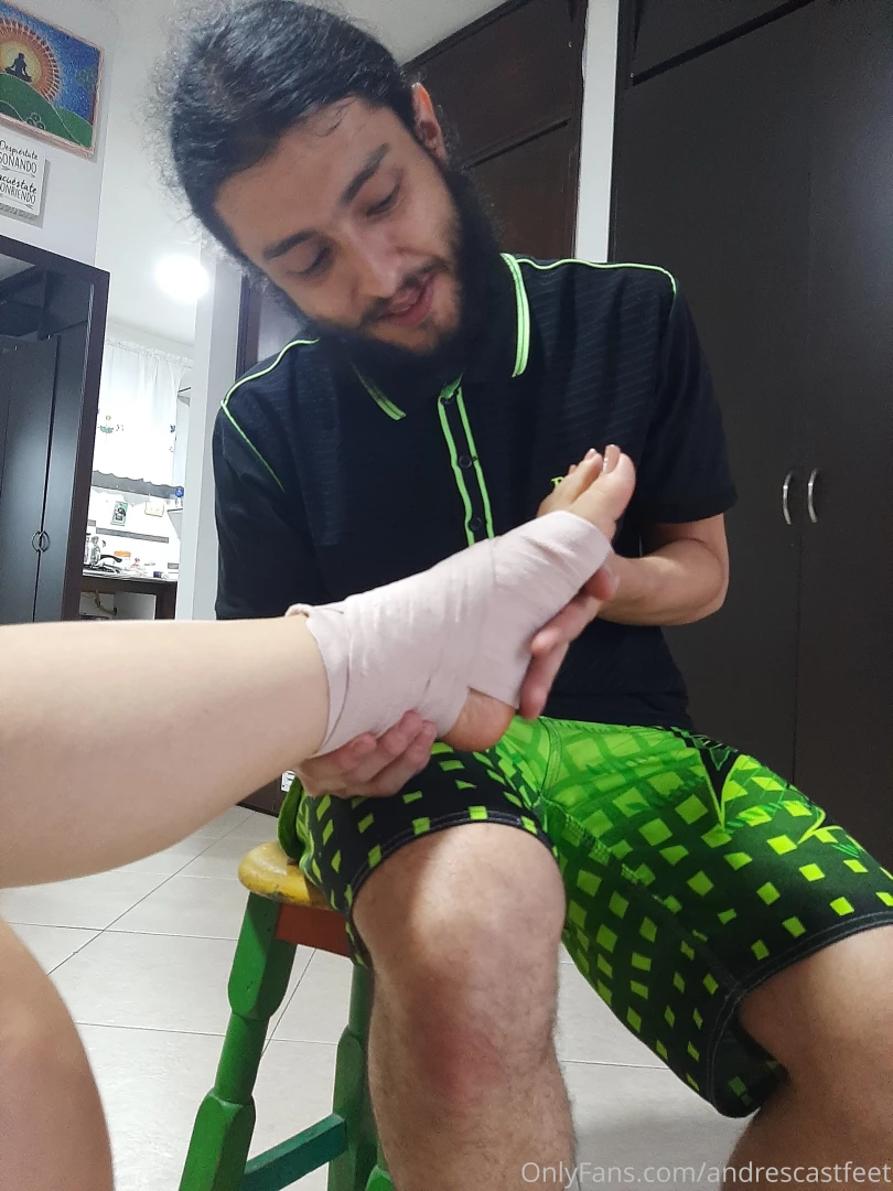 andrescastfeet - Behind escenes with yelahiag amp her sprained ankle so sorry for you part 1 