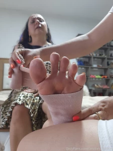 In this ocattion yelahiag sprained her ankle amp evvacast have to care part 4