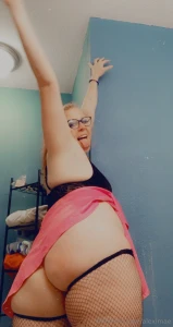 Check me out sucking bulldogred off in this sexy ass outfit my vip is