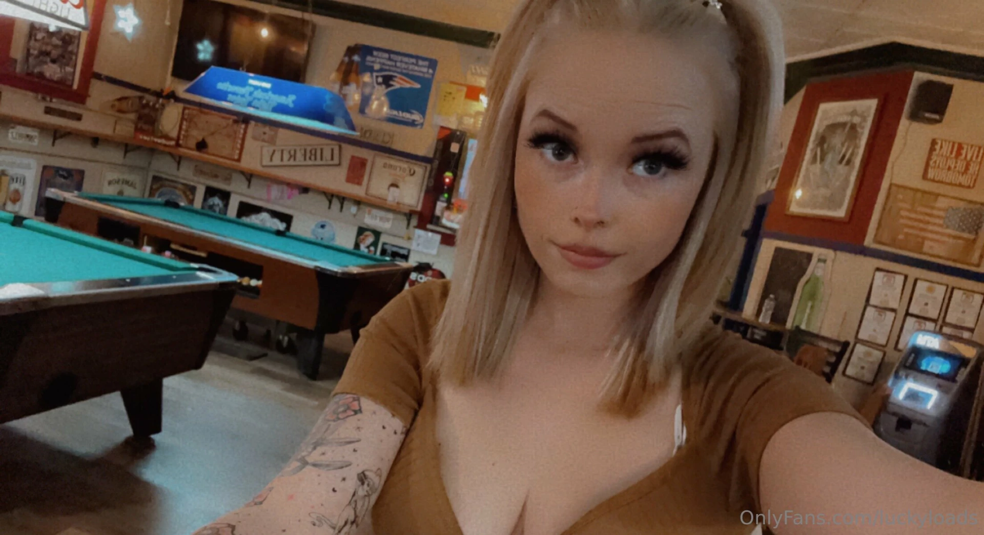 Whoooos ready for some crazy content cause blondes have more fun 