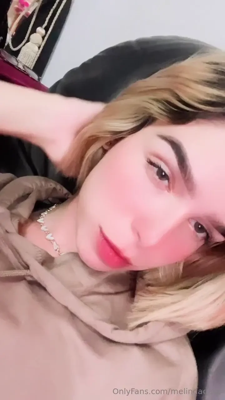 Hey i m waiting for you to come and cuddle with me 