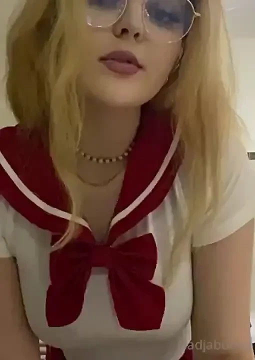 School girl vibe imagine i was with this cosplay in my school lmao 