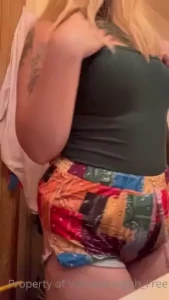 Look at that booty jiggle