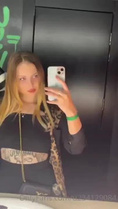 Finally im at home after a good evening in the club now i want to 