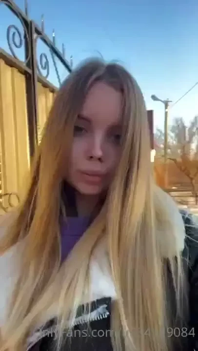 Does natural beauty look better in your eyes than with makeup what do 
