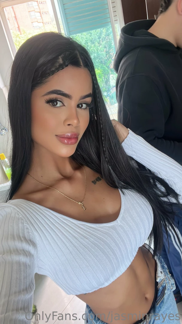 Confidence is my best accessory no need to prove it to anyone else 