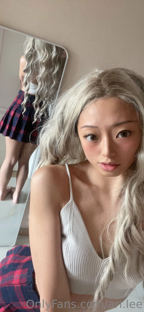 Come check out my other page i m post everyday and always down for 