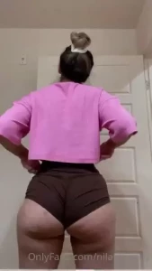 Should i start posting more booty shaking twerking vids