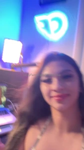 Dm me if you can t stop staring