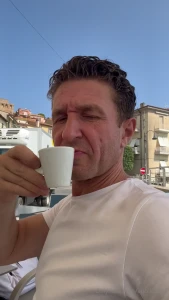 Un espresso and go to pisa