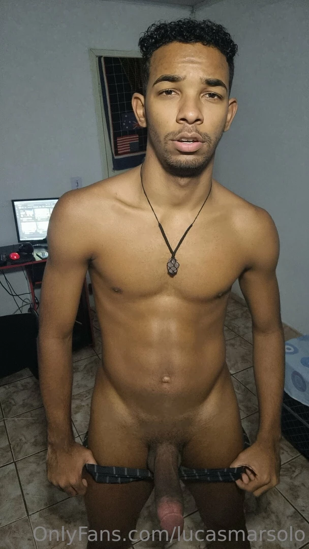 Eu abaixo a cueca e tu vem de boca safada 