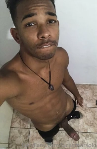 Ajoelha aqui vai piranha