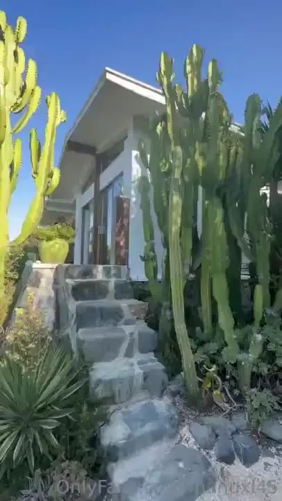 Todos los lugares tienen sus encantos viajando mares cielos y tierras 