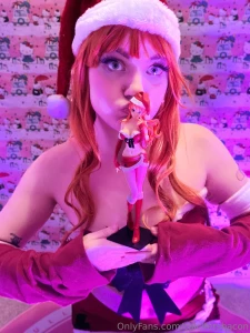 Watch santa nami suck dick and get fucked from behind dm me if you part 1