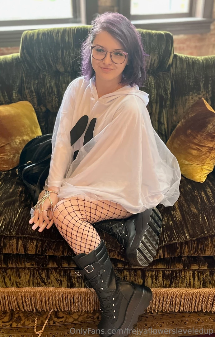 Pale as a gah-gah-ghost 