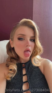 Do you believe that a woman can conquer a man with just one look what