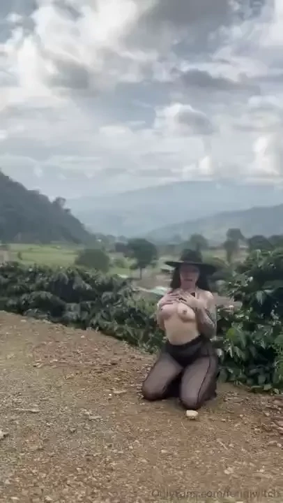 La bruja de la monta a anda suelta 