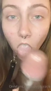 Can y all tell i fucking love sucking dick leave a tip if you want to