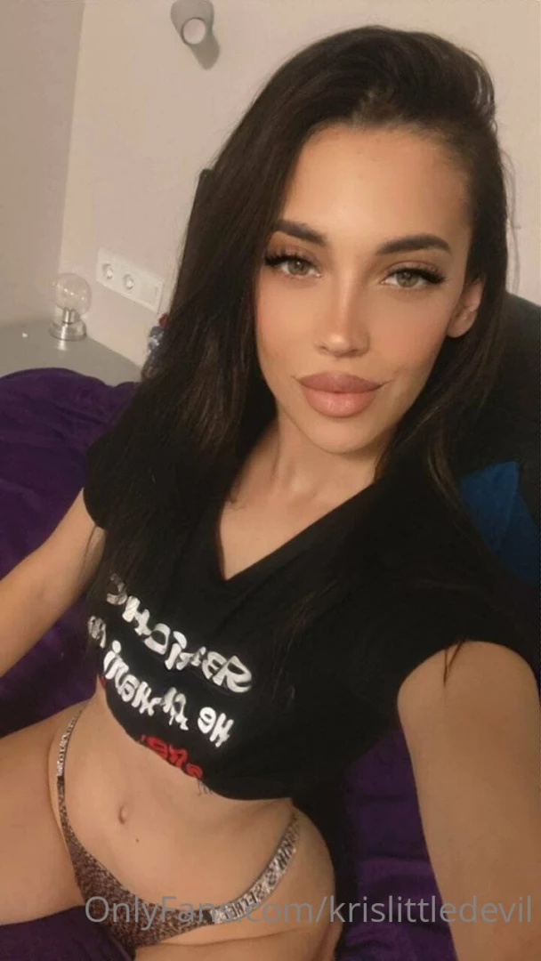 What does the ideal girl look like for you tell me in dm 