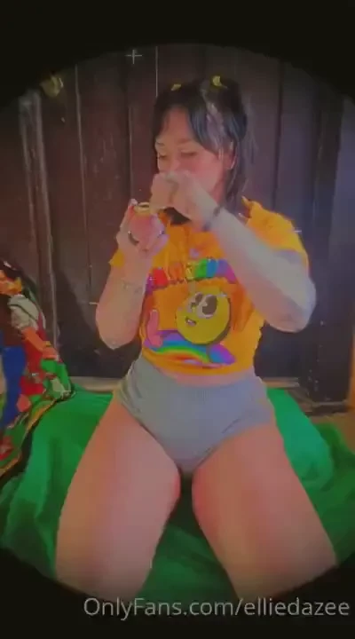 Lay back light it upppp 