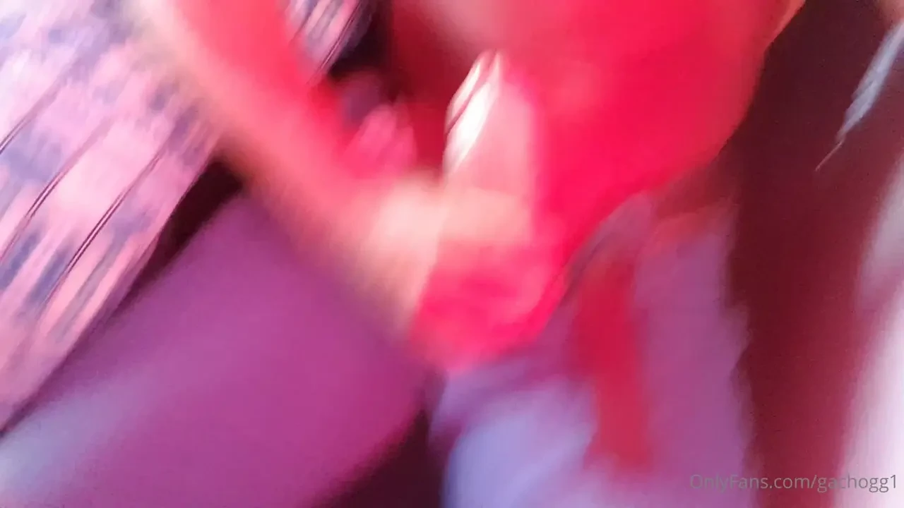 Gozada no bus vindo pra praia fetiche e perigo de algu m ver heheheh 