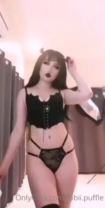 Hello my beautiful fan happy that you are with me another month as i