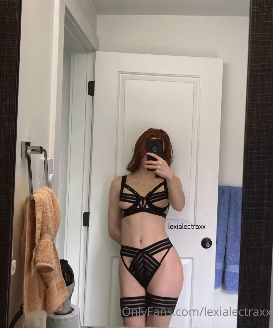 Love a good girlfriend style mirror pic every once in a while part 1 