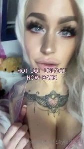 hot_mum_skyler1 - Hot joi unlock and listen to my instructions 