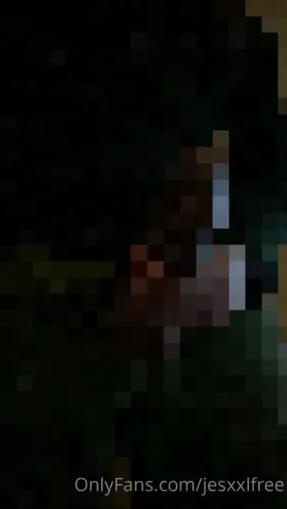 La tengo s per dura ac y se ve enorme para tu boca 