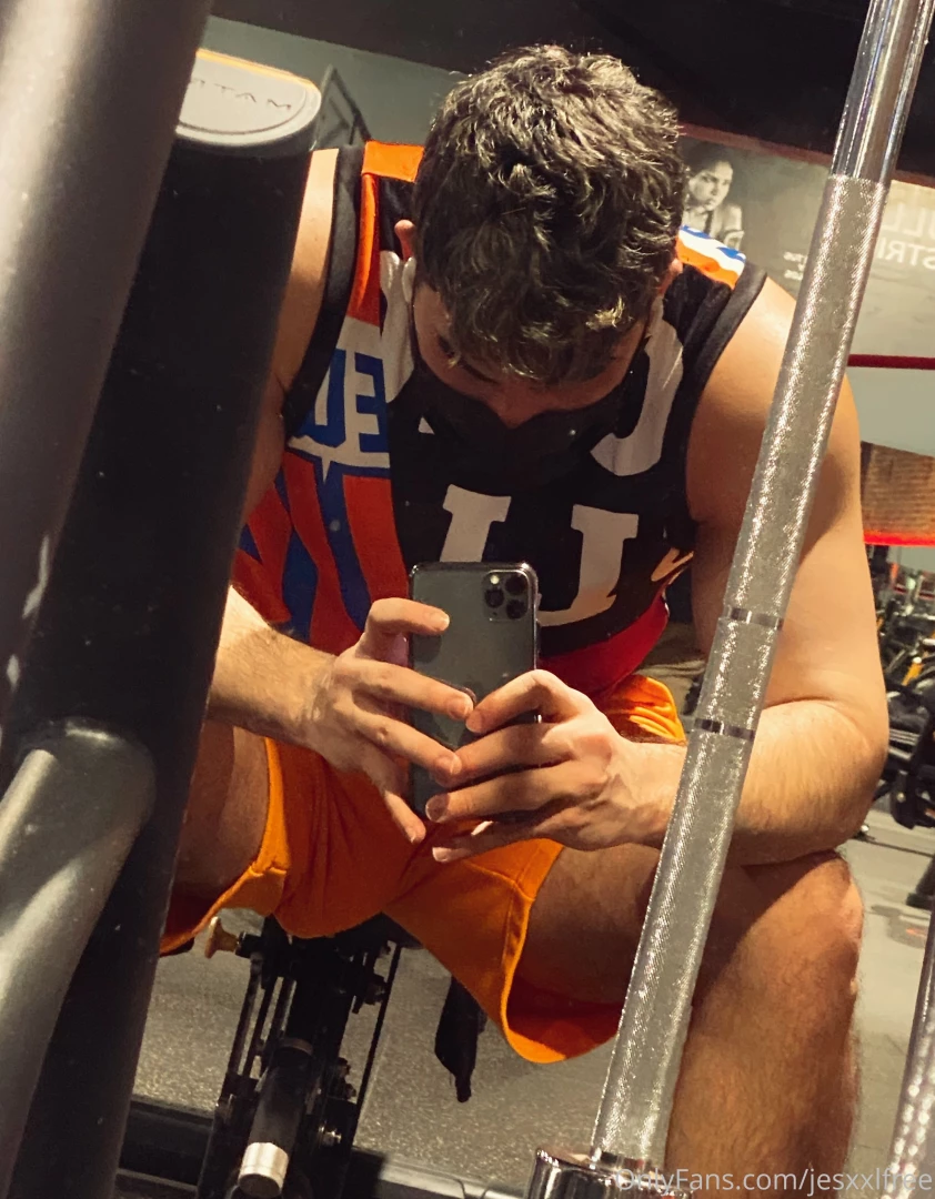 Entrenando un poco para verme bien para ti https onlyfans com jesxx 