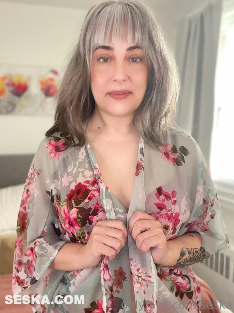 I m fond of floral art in my bedroom nature s pussy art blossoms dance 