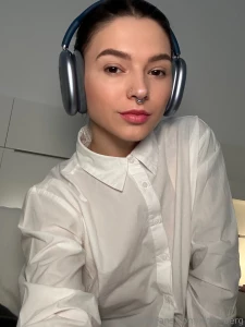 Mood back to school white shirt headphones and no more worries part 2