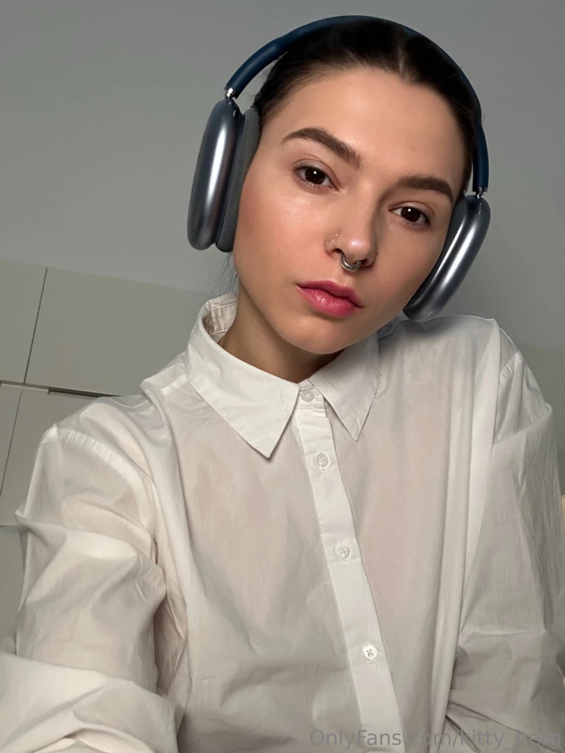 Mood back to school white shirt headphones and no more worries part 4 