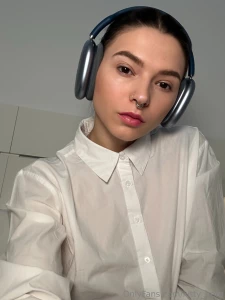 Mood back to school white shirt headphones and no more worries part 4