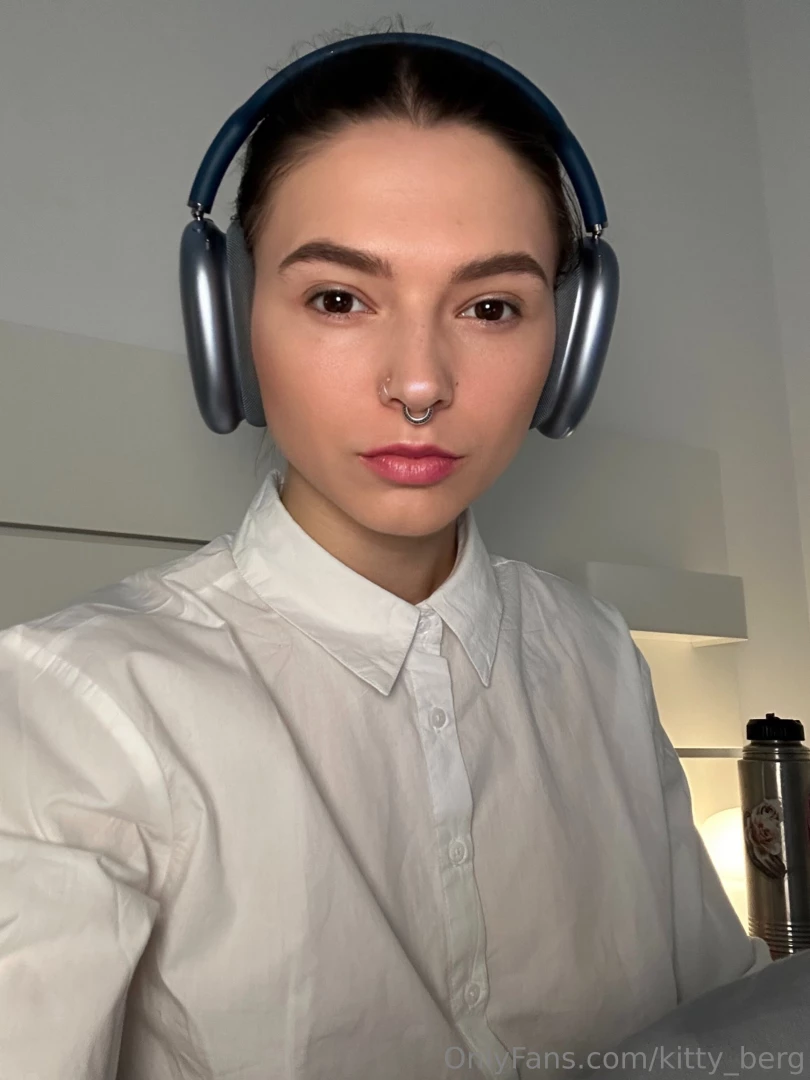 Mood back to school white shirt headphones and no more worries 